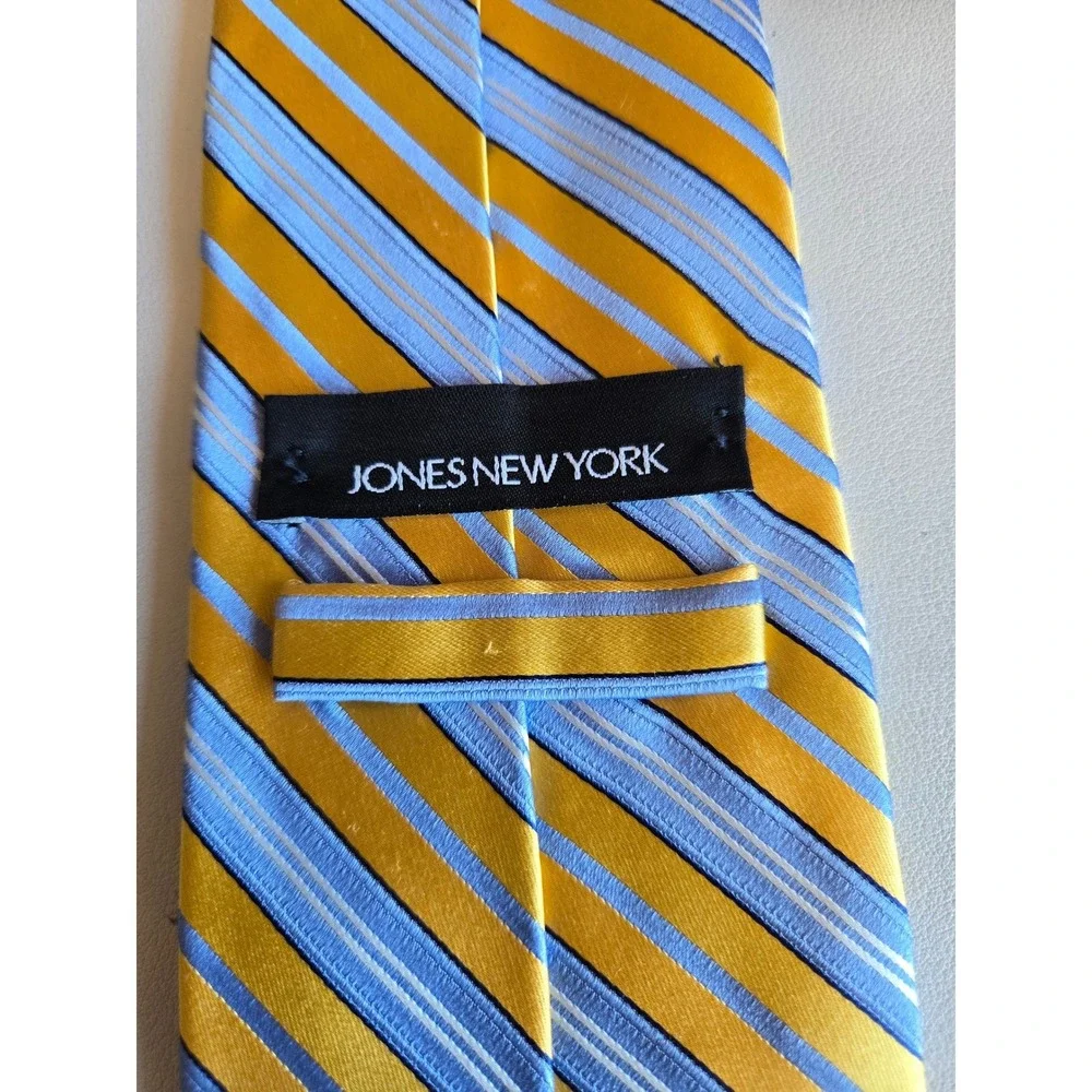 Jones New York Yellow Blue Striped Silk Tie Classic Business Preppy Mens Necktie